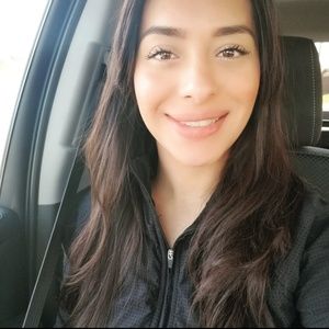 Meet your Posher, Ana